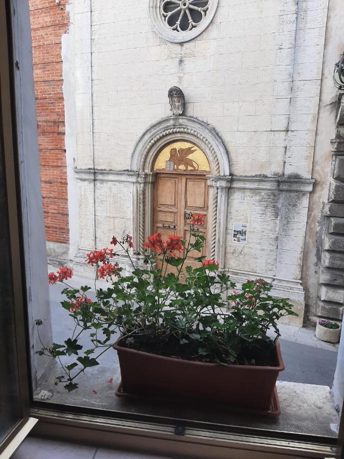 Alloggi Piazza Umberto Primo Pacentro Exterior photo